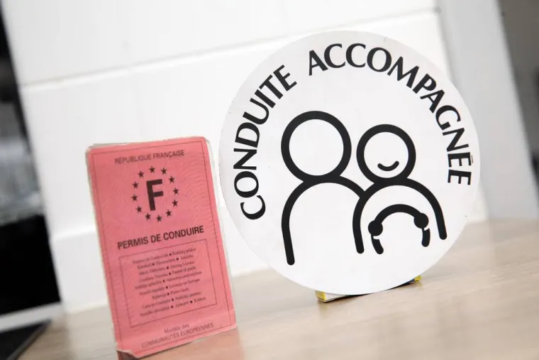 Auto école pour passer le permis en conduite accompagnée à Carros, Saint-Martin-du-Var, Auto-Moto-École des Alpes